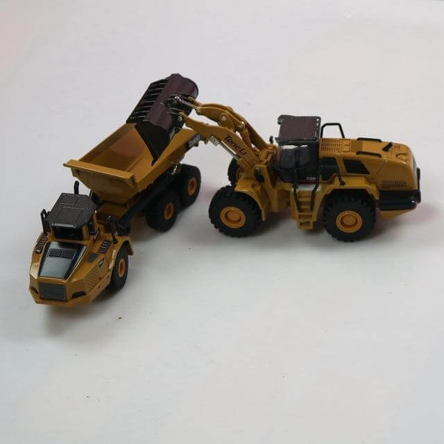 Véhicules de construction télécommandés RC